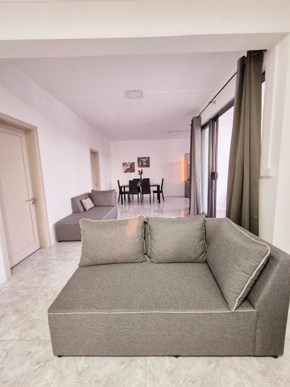 Skyview Apartment- Rooftop Penthouse With Sunset & Sea Views Flic-en-Flacq Exterior foto