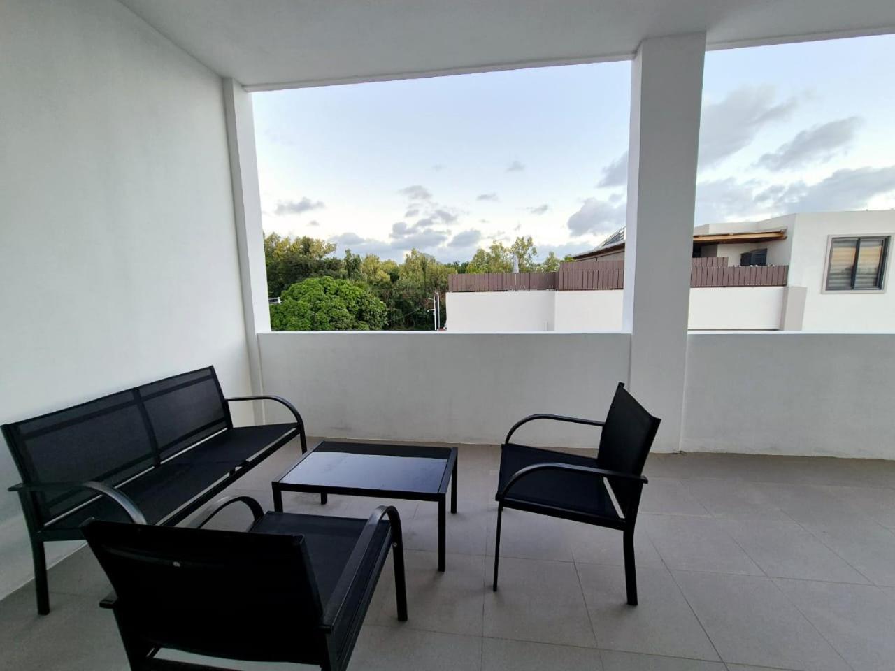 Skyview Apartment- Rooftop Penthouse With Sunset & Sea Views Flic-en-Flacq Exterior foto